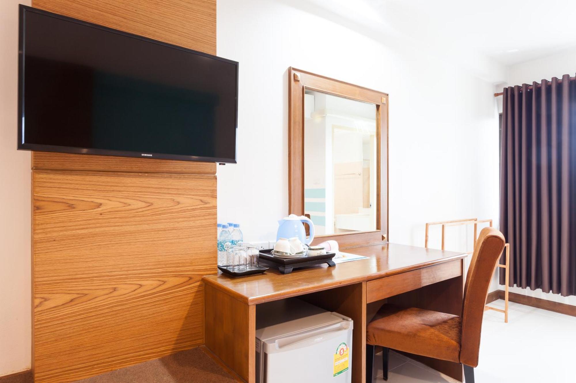 We Briza Hotel Chiangmai Чиангмай Экстерьер фото