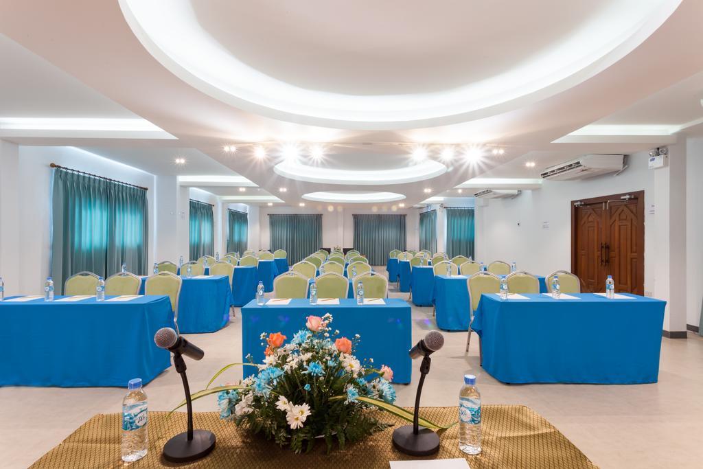 We Briza Hotel Chiangmai Чиангмай Экстерьер фото