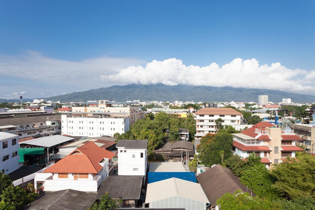 We Briza Hotel Chiangmai Чиангмай Экстерьер фото
